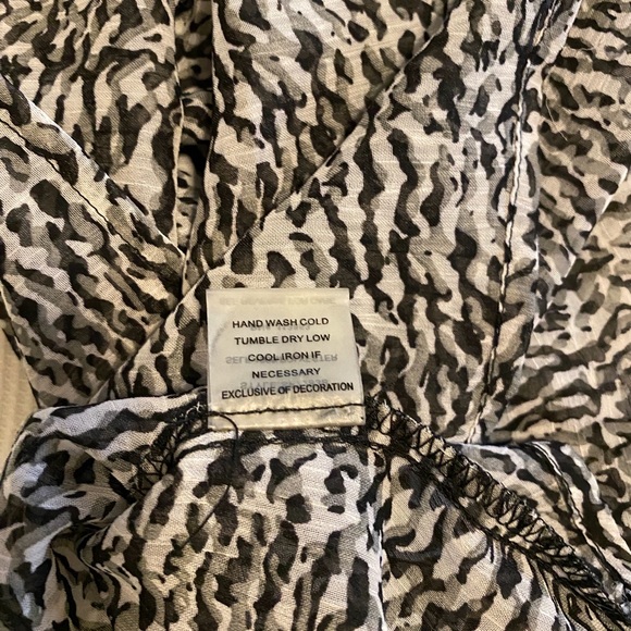 NWT ladies 41 Hawthorn He drip Animal Print sheer blouse - Picture 6 of 11